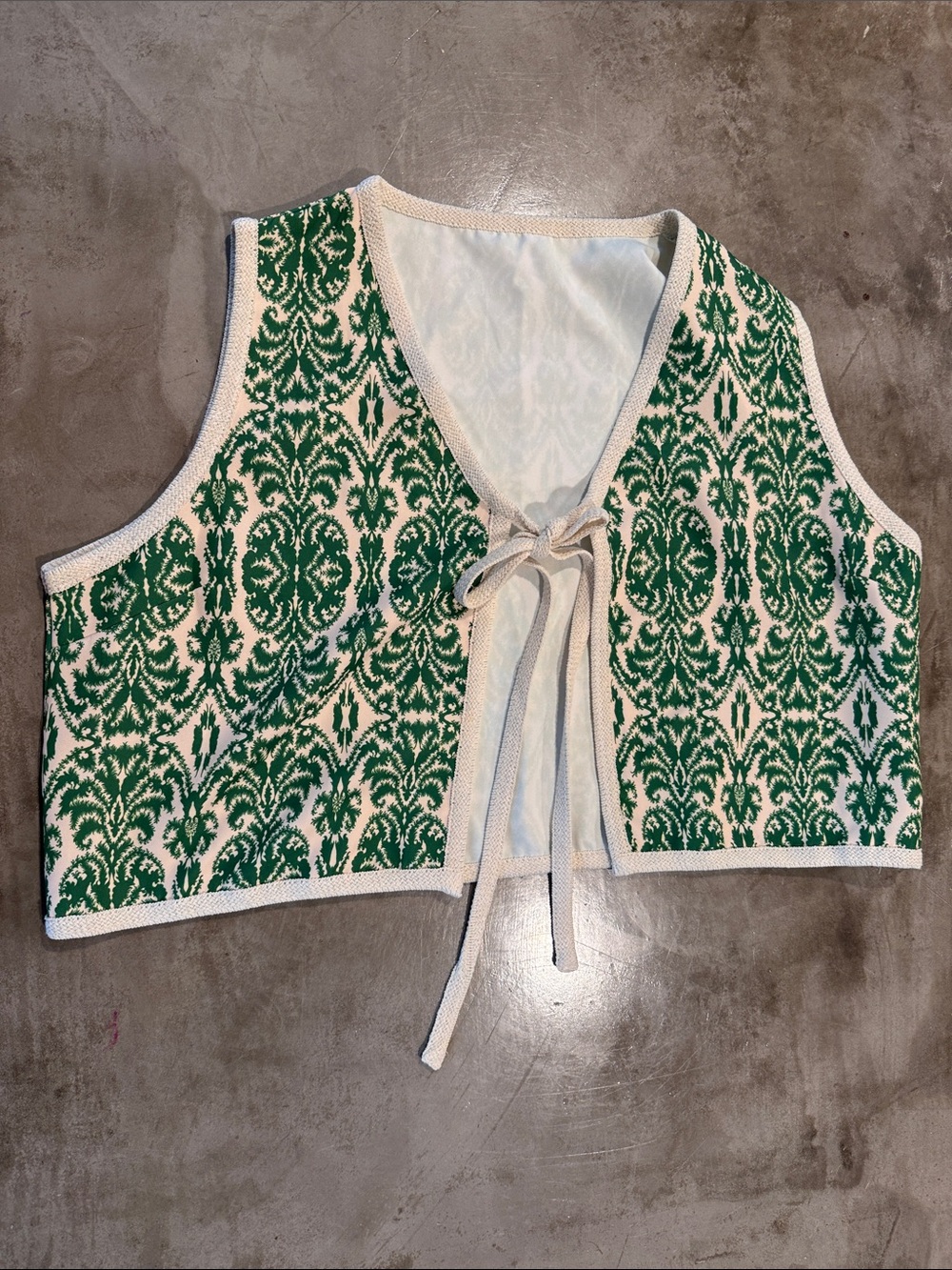 Green & Cream Tie-Front Knit Vest